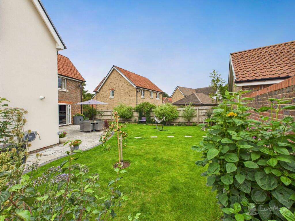 Garden- Mark Stephens EweMove Newmarket and Soham 