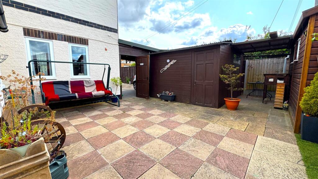 Rear Garden (1).jpg