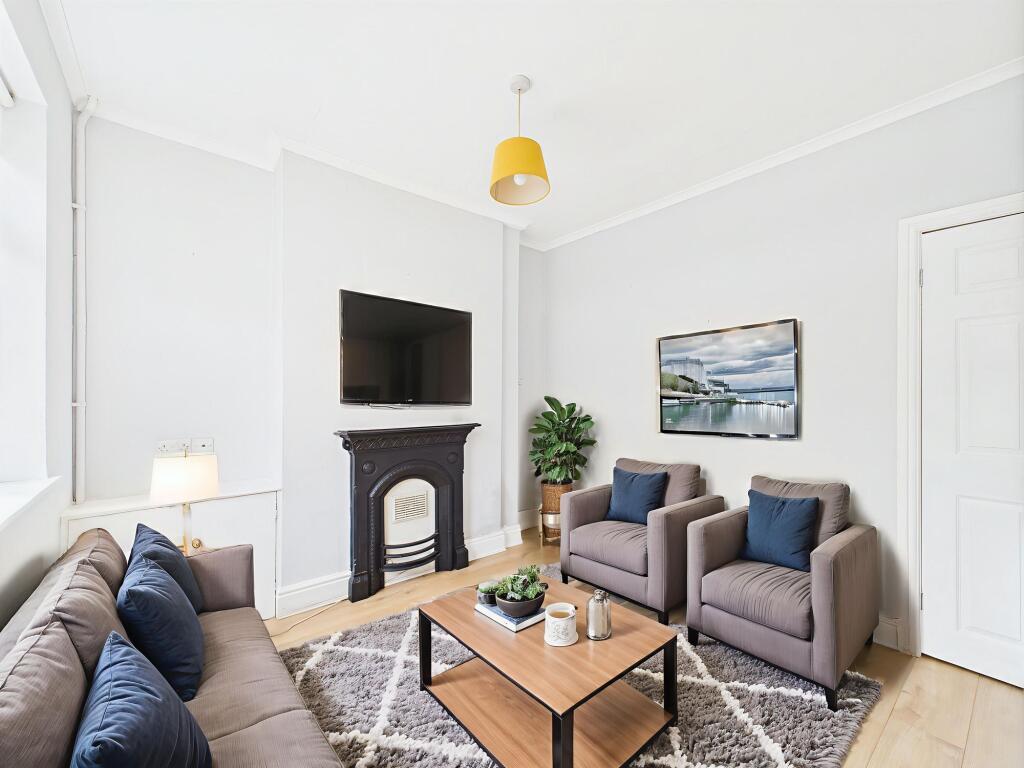 Lounge (Virtually Furnished)