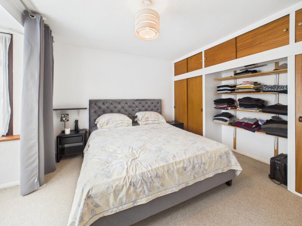 CAM01740G0-PR0434-STILL002