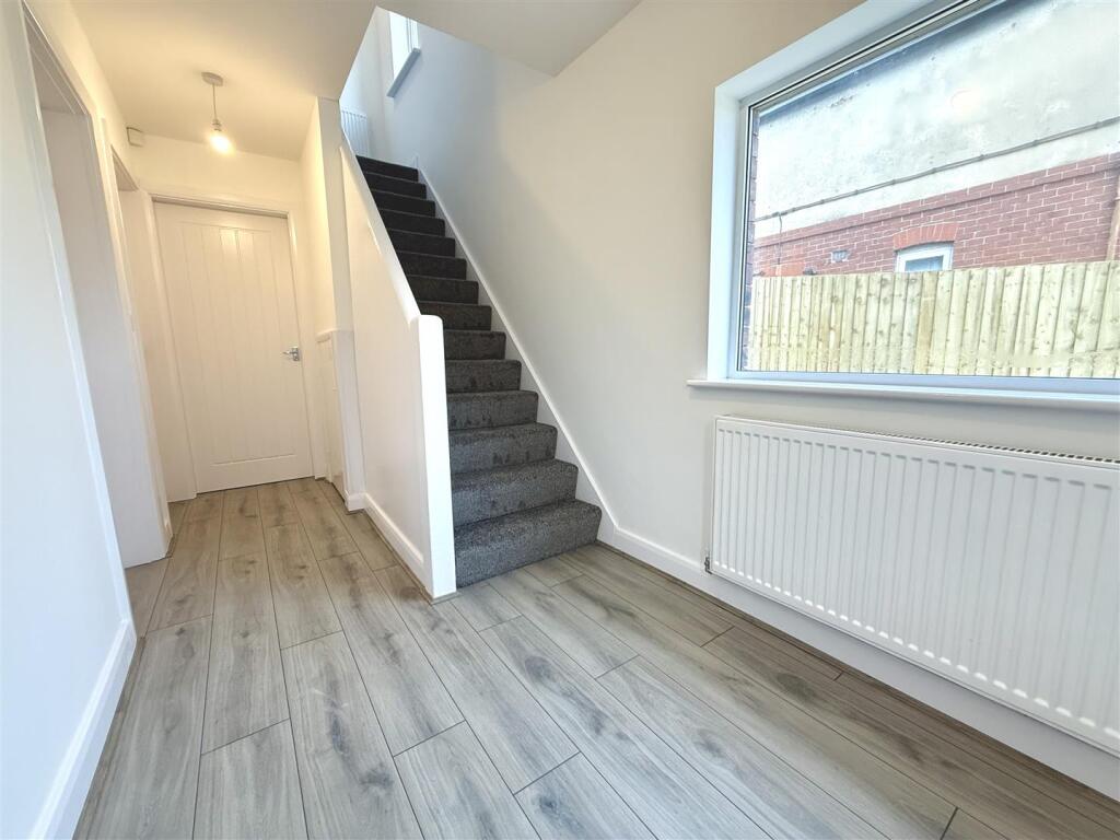 Hallway.JPG