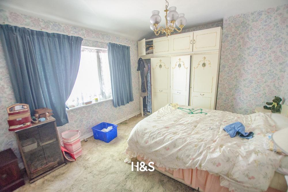 146 Daisy Farm Road - bedroom 1.jpg