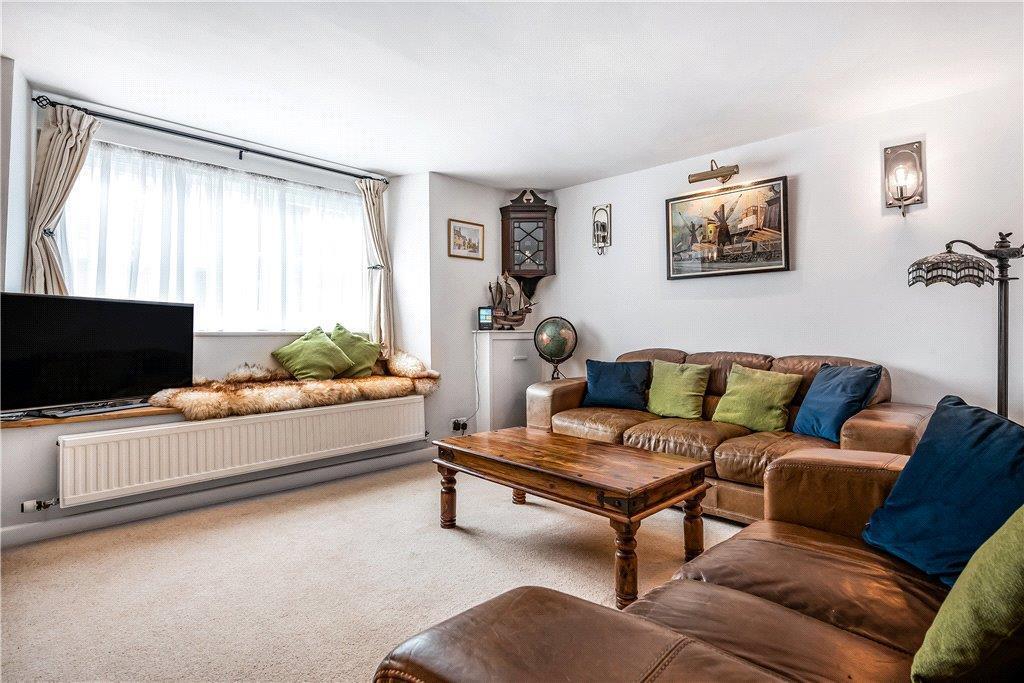 Living Room.jpg