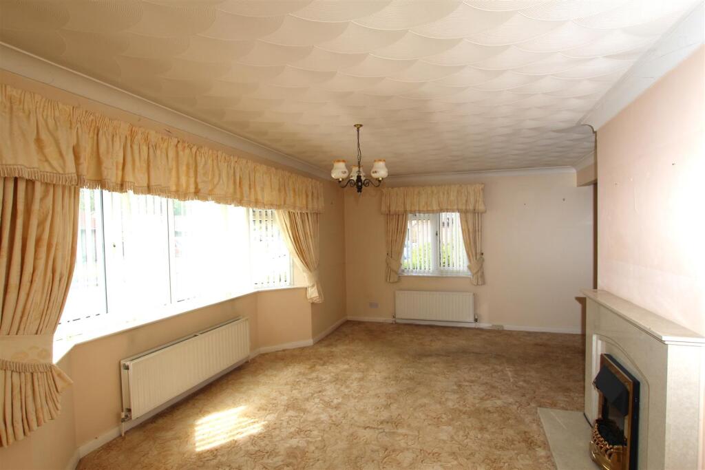 Living Area - c.JPG