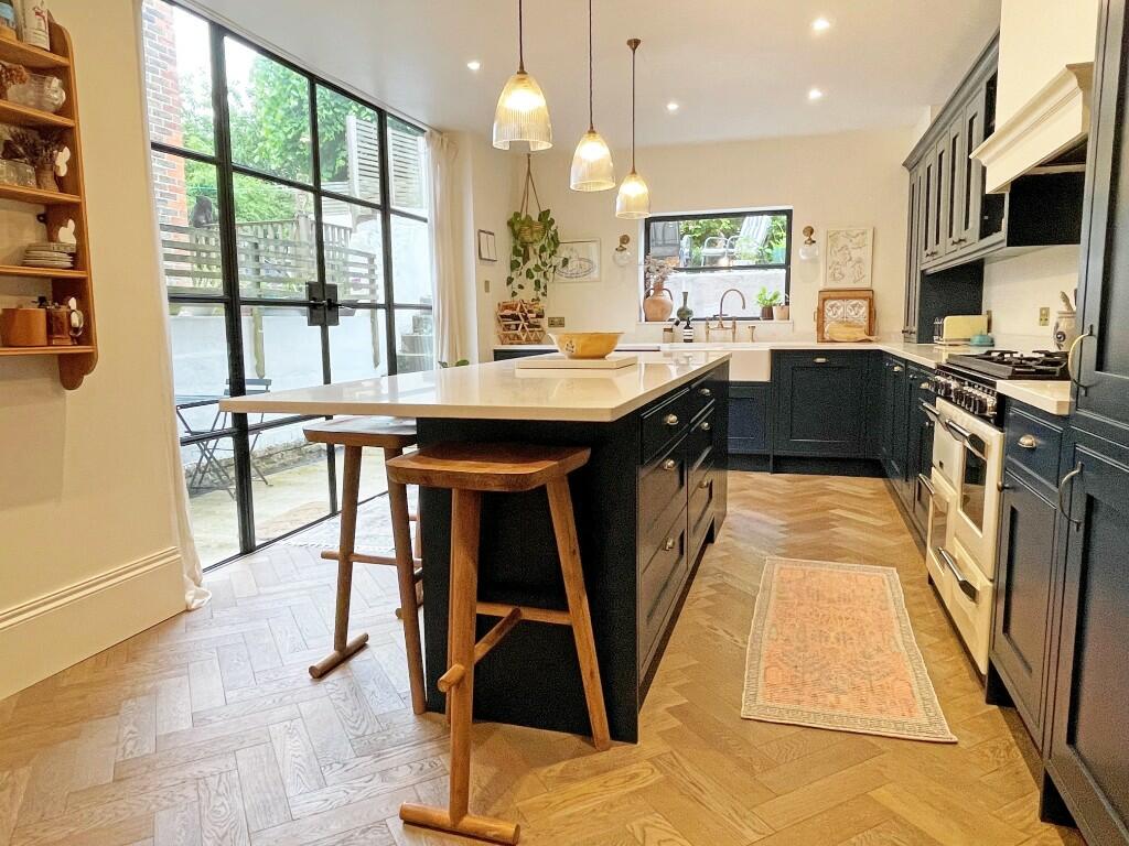 Kit/Breakfast Room
