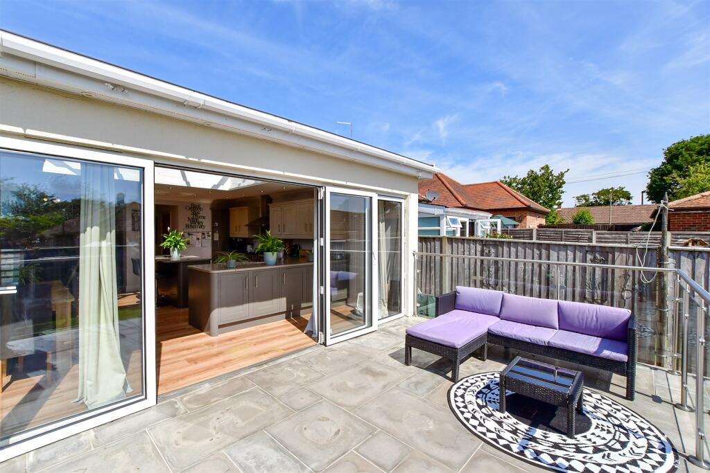 External Lifestyle Photograph