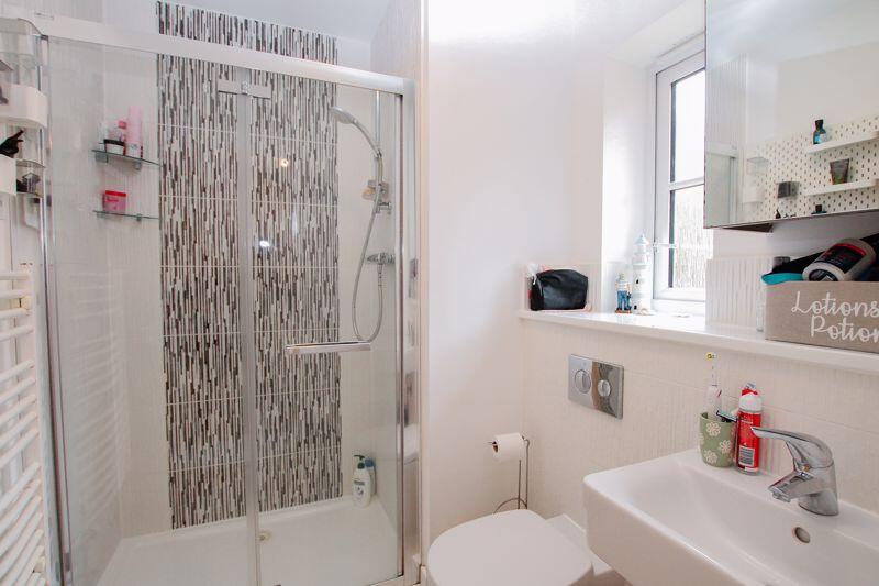 Bedroom Two En-suite
