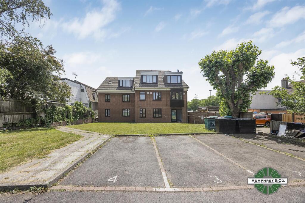2, 248 Albany Court -012.jpg