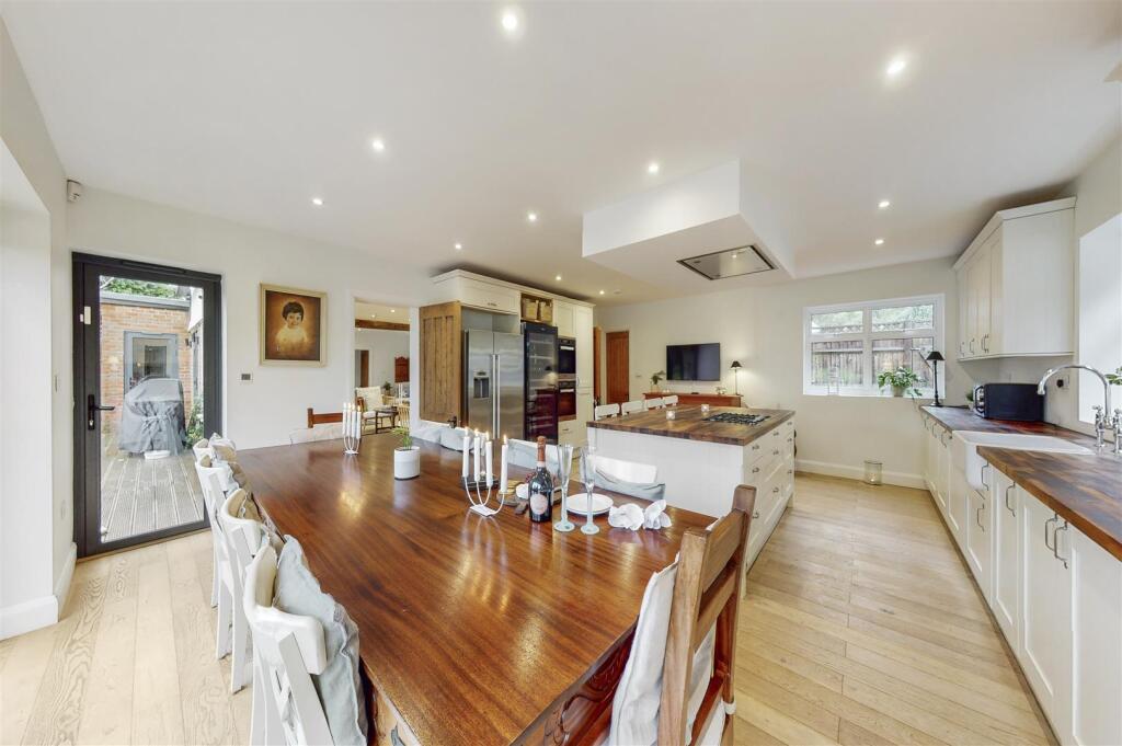 Kingwell, South Hill Avenue - YhB6FNczNDBcPie0QlbF