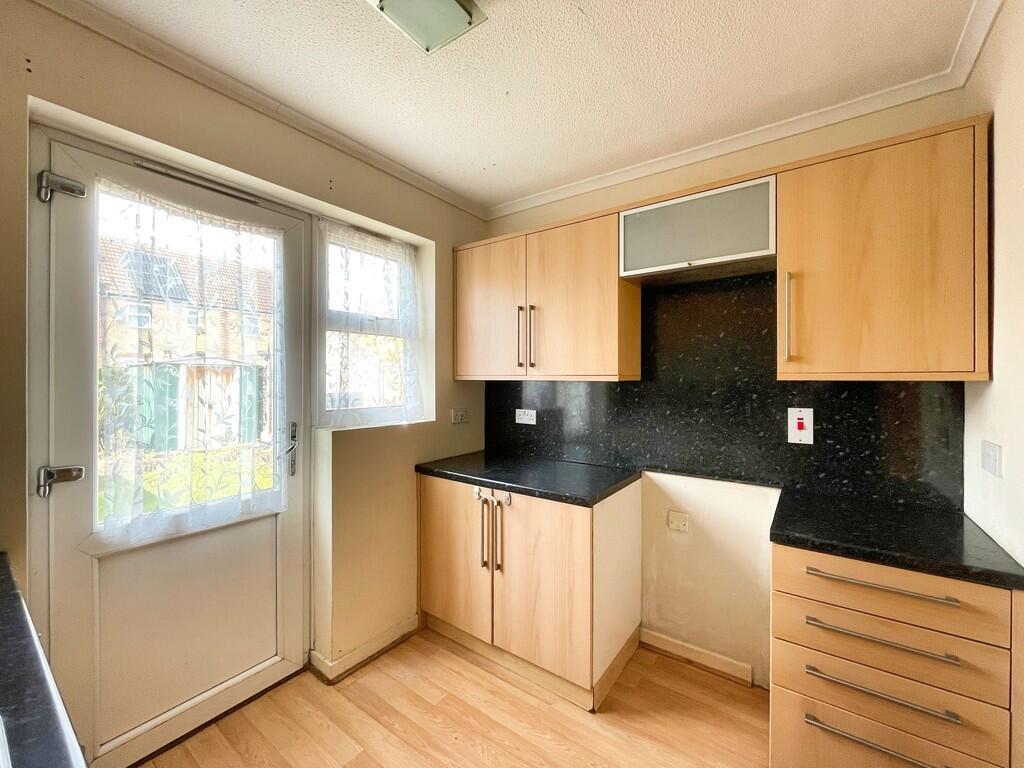 32 Fowler kitchen...