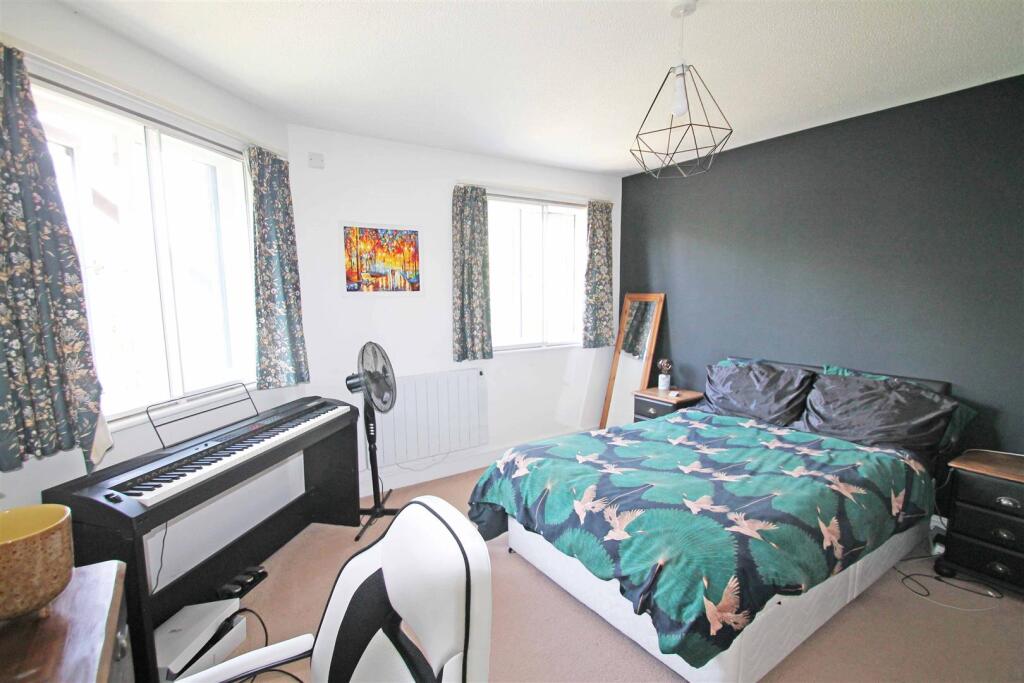Main Bedroom