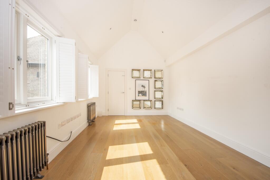 the-coach-house-c...