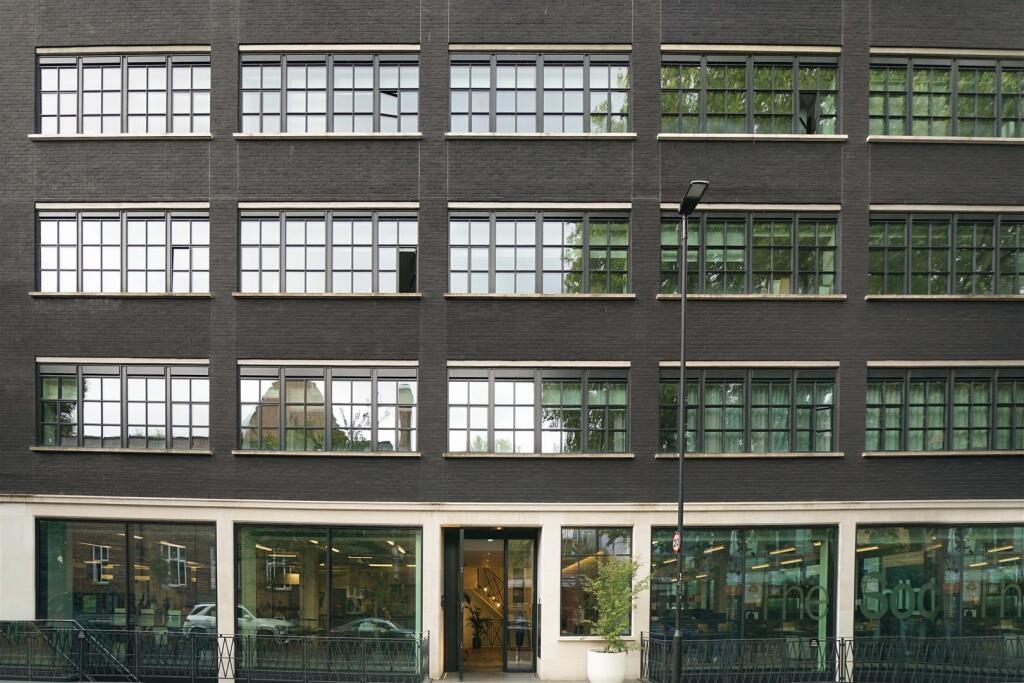 Flat 406, Asta House - B8gE3dvErab0NIAZs86E-min.jp