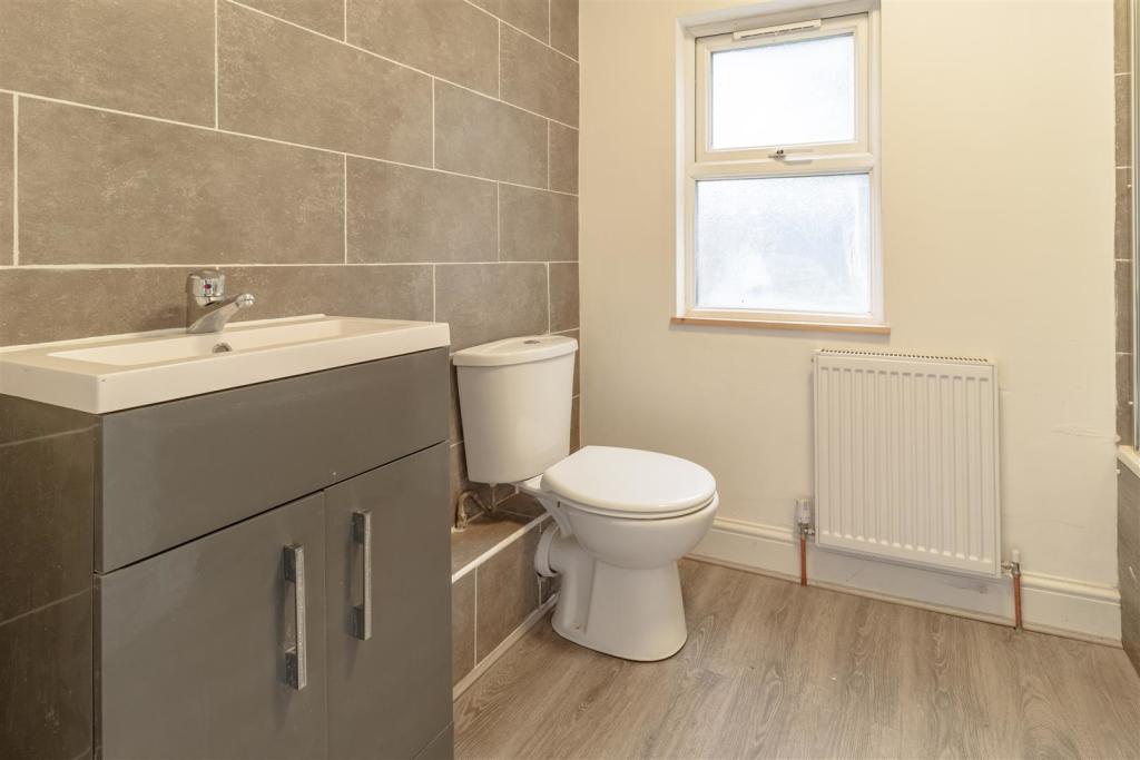 15 Selsdon Road   E13 9BY (Ground Floor Flat) (8).