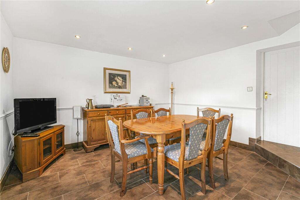 Breakfast Room