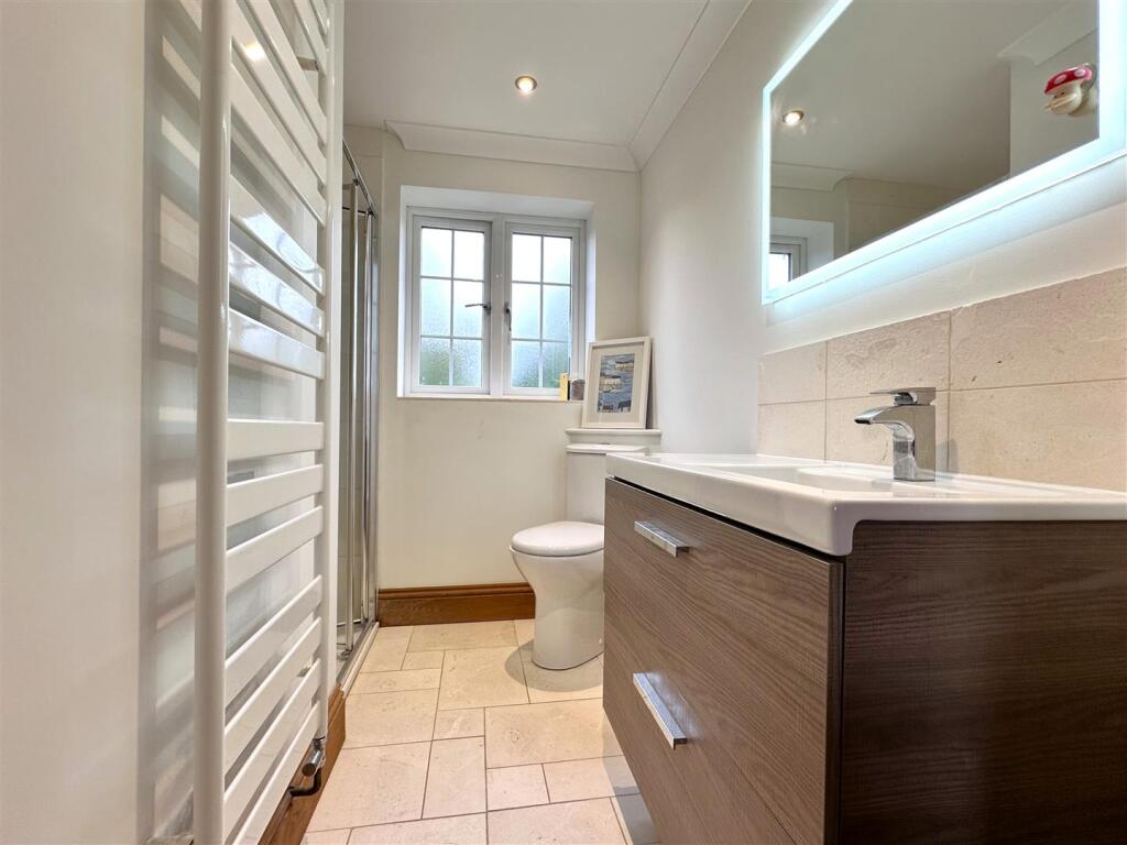 En-Suite Shower Room (Annexe) 389