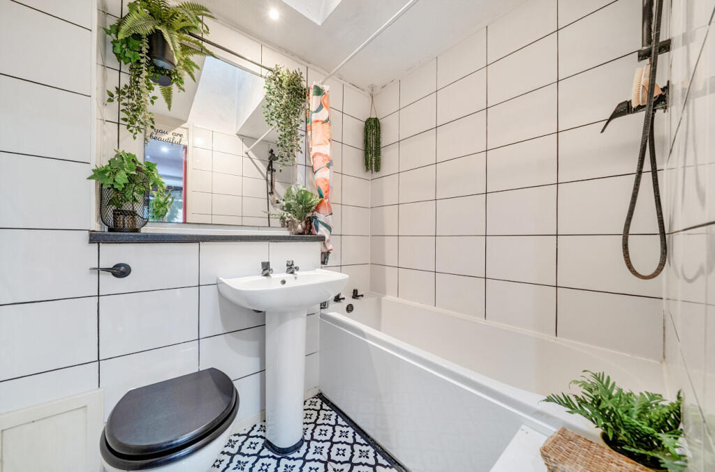 1394668-9-695f876...