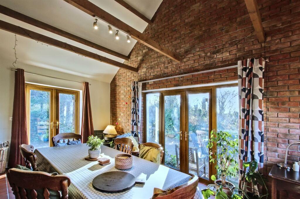 sun room/dining room