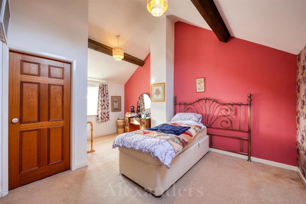Rainbow Cottage-16.jpg