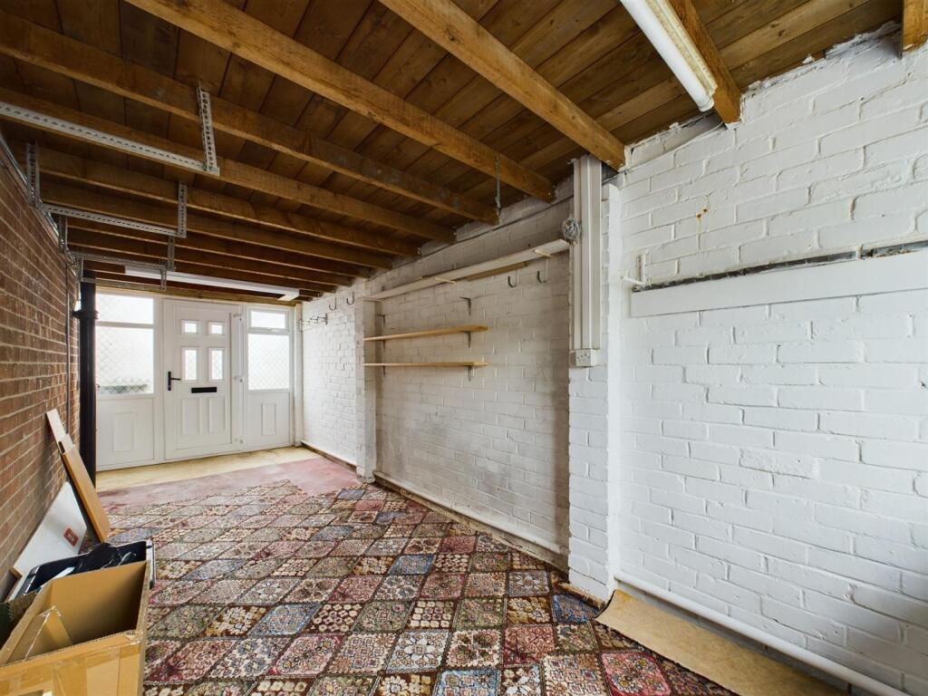 garage 1.jpg