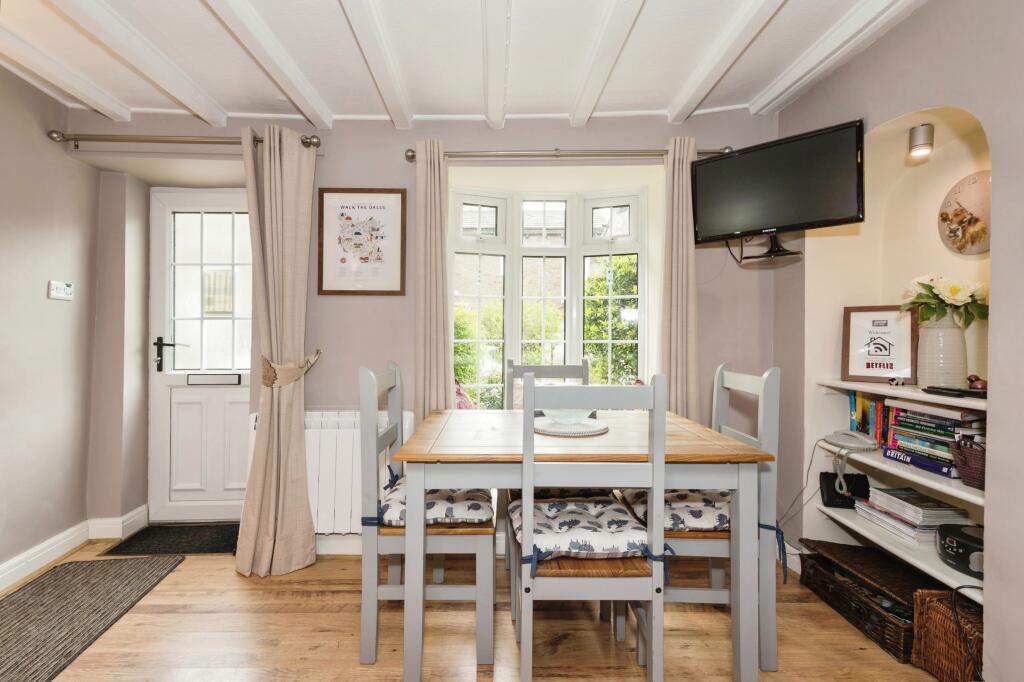 Lounge/Dining Room