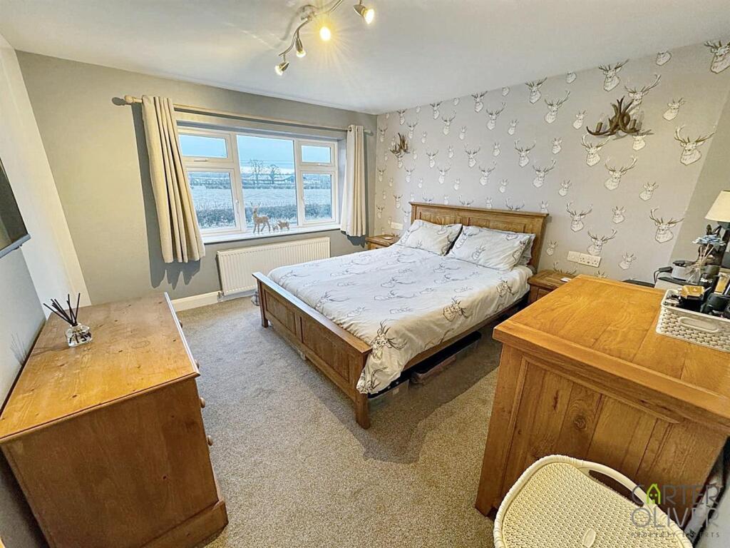 BEDROOM 1 (FRONT)
