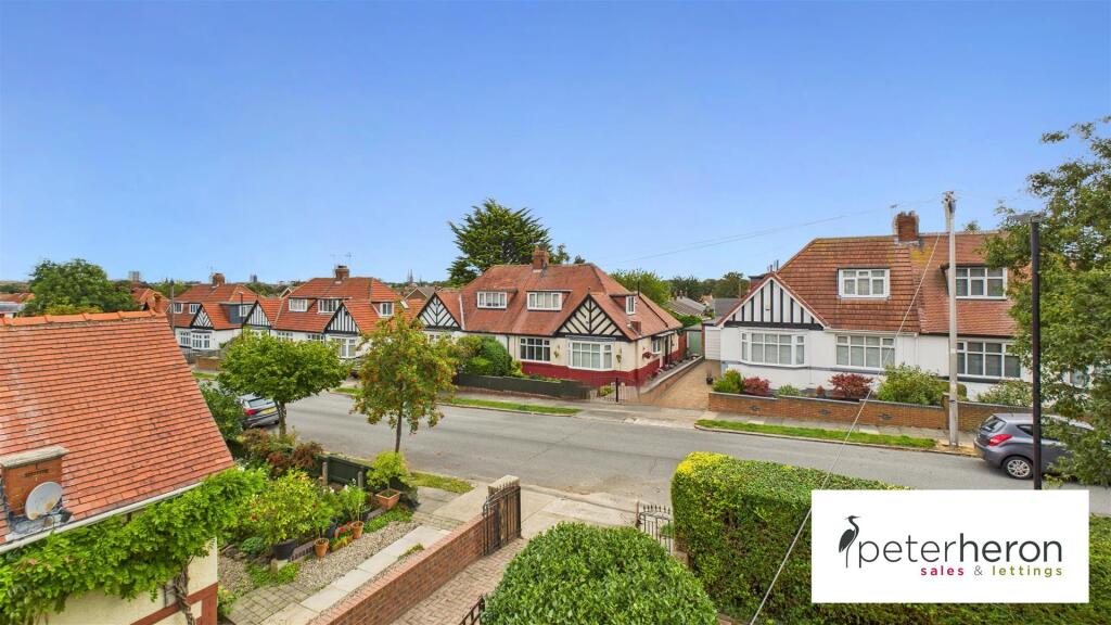 Delightful Far Reaching Views