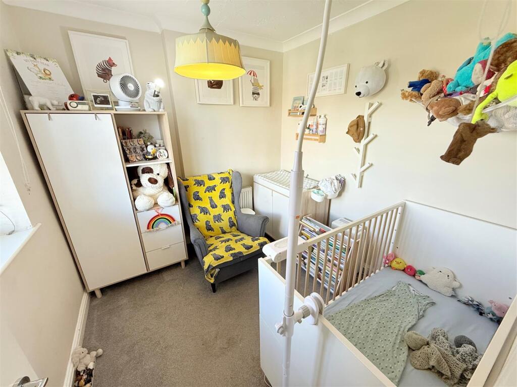 BEDROOM 2