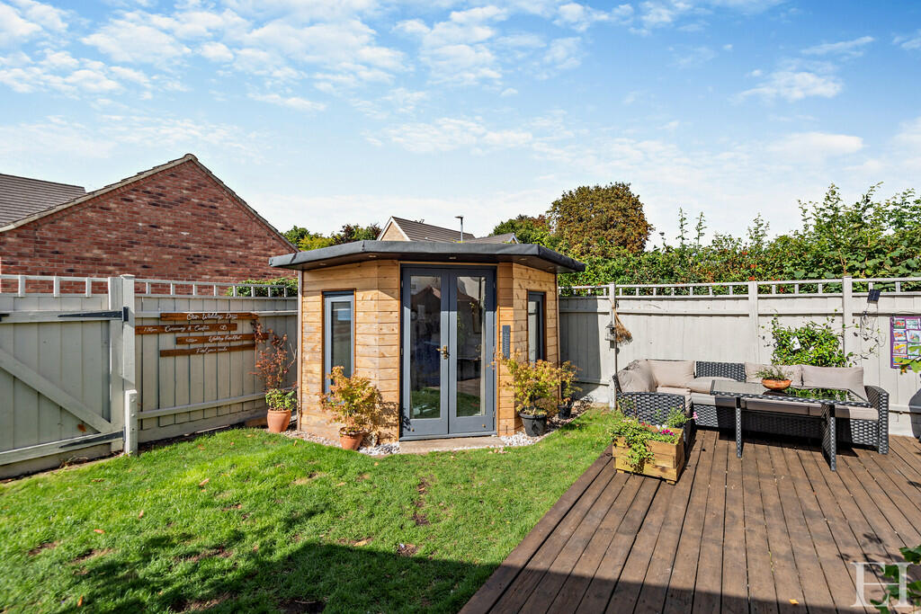 8619074-exteriorW...