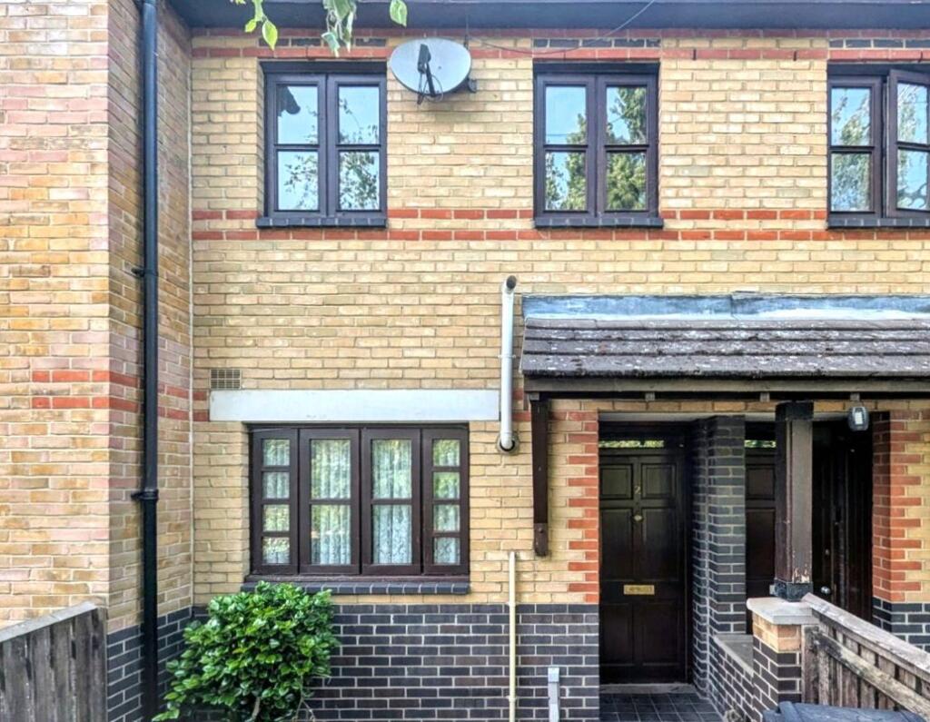 2 Pownsett Terrace, Alder Walk, Ilford, IG1 2SW