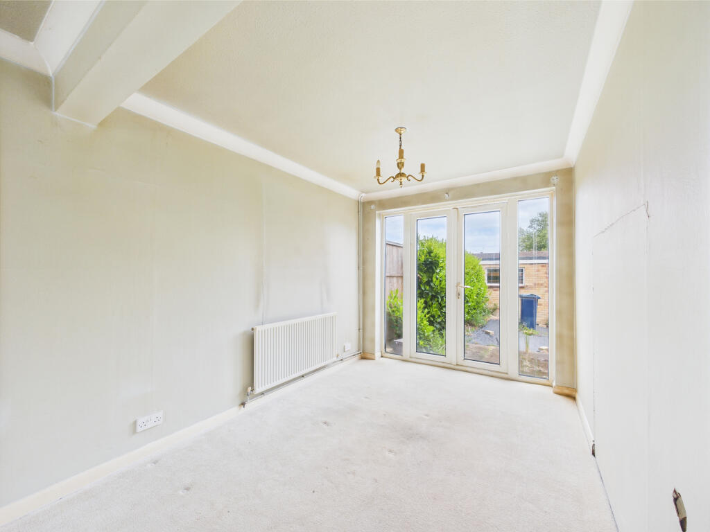 CAM01354G0-PR0502-STILL002