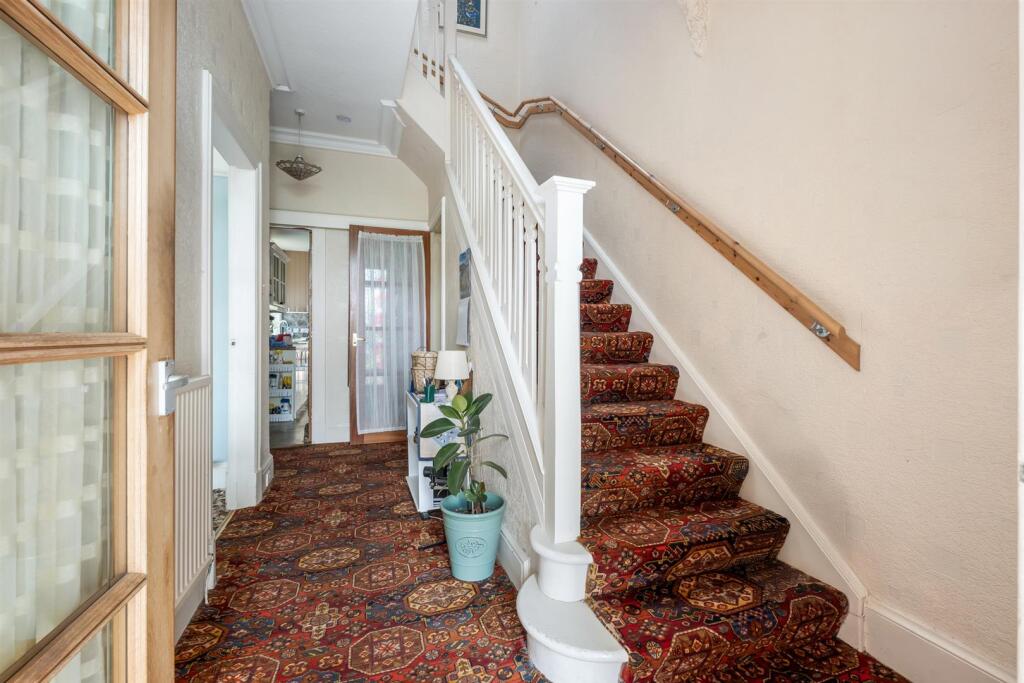 11 golf avenue (7).jpg