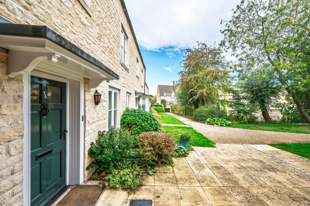 Front &amp; Communal Gardens