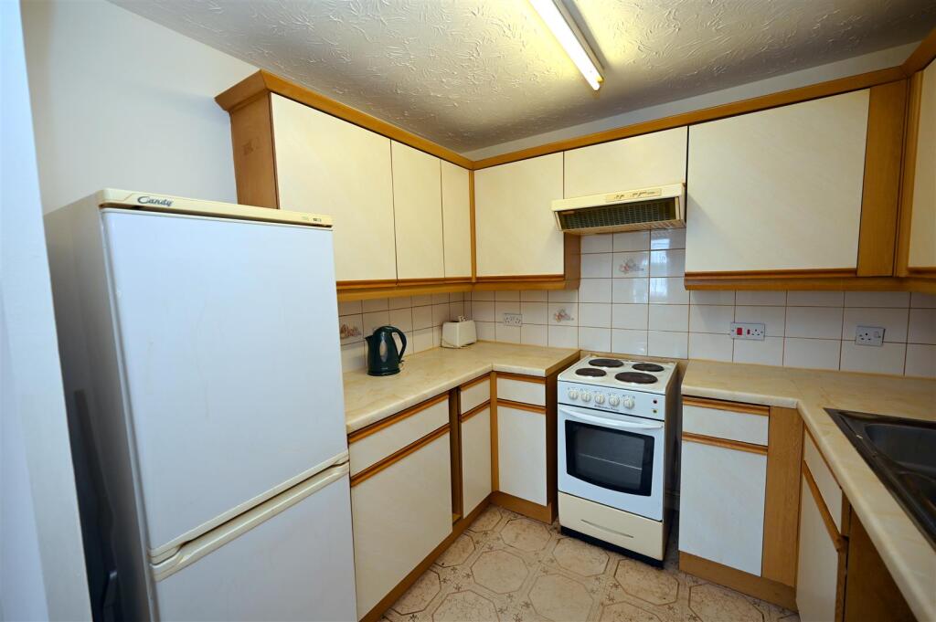 kitchen 2.JPG