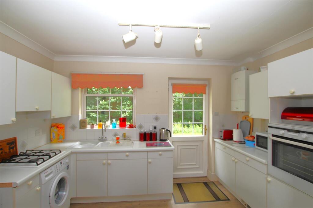 Kitchen Area.JPG