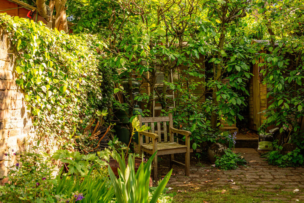 281622 - 25_4_TMH E9 7AN5027-Enhanced-NR.jpg