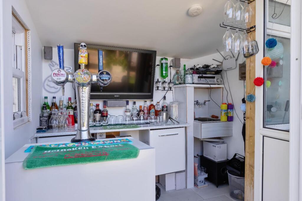 Bristol Avenue_22.jpg