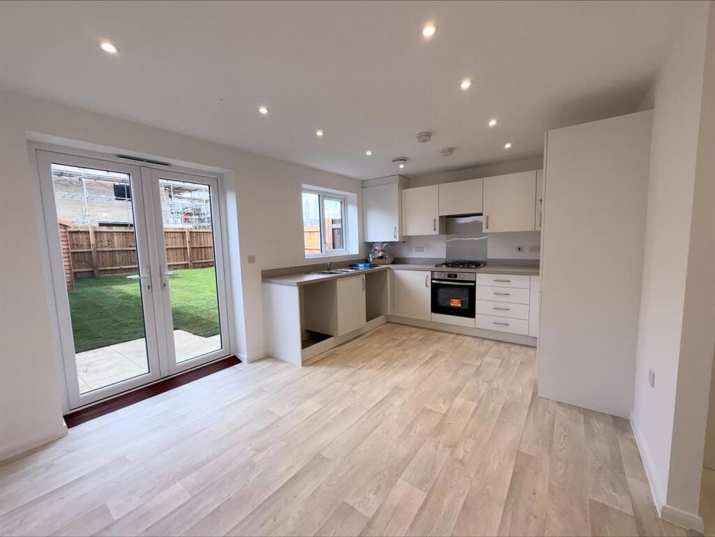 02 Kitchen Diner.jpeg