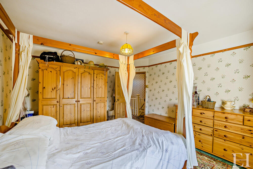 8637095-interiorW...