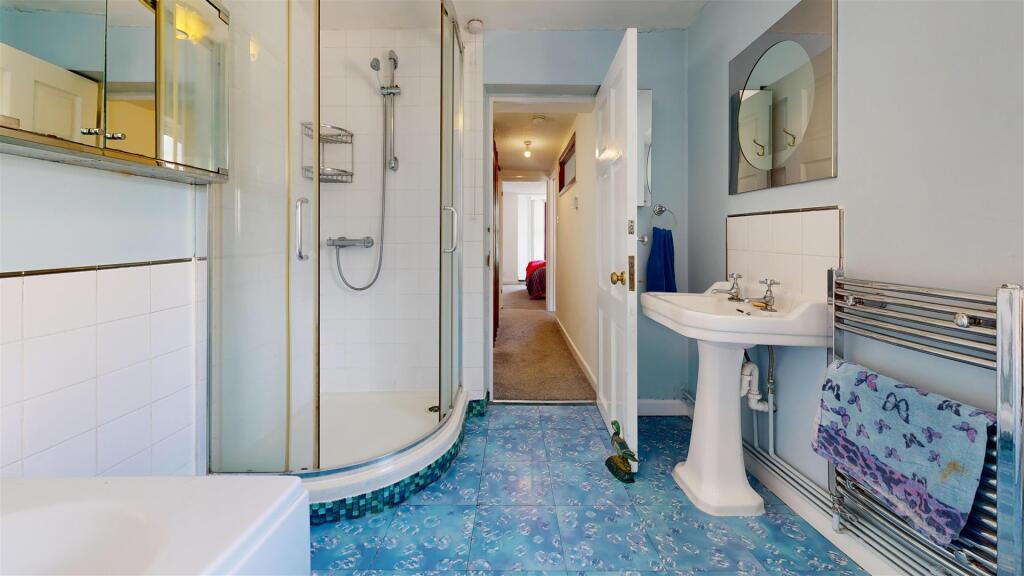 96-Fortuneswell-Bathroom.jpg