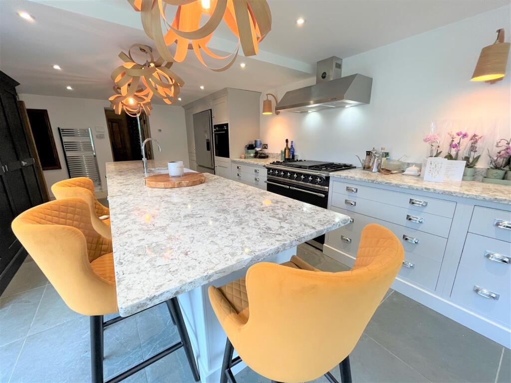 kitchen 5.JPG