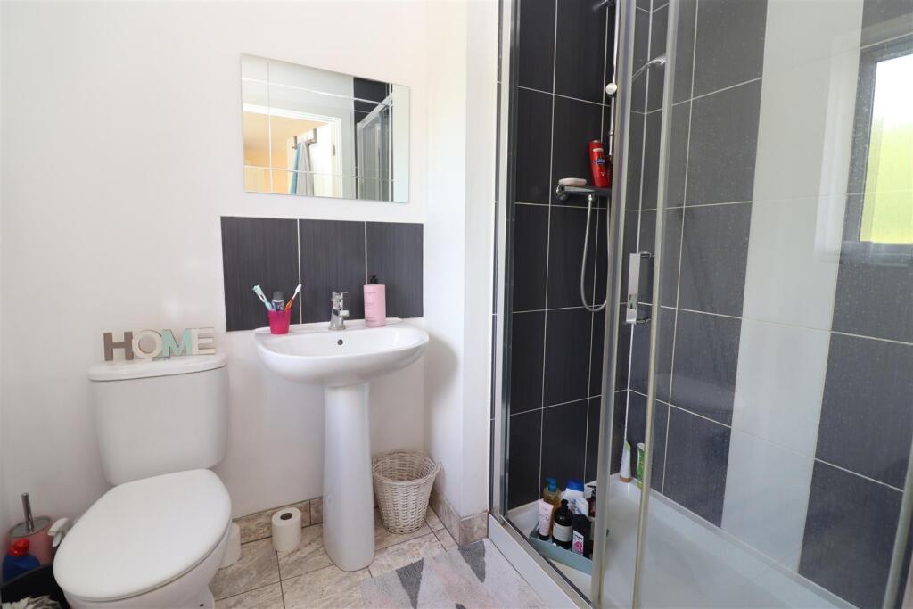 En-suite Shower Room / WC