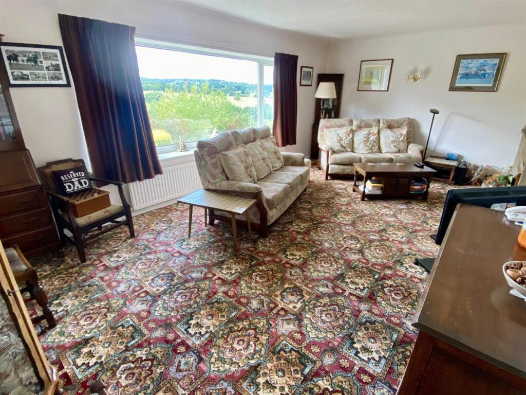 lounge.jpg