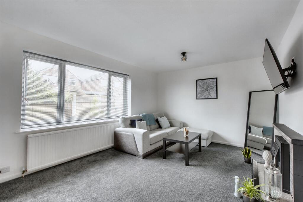 Living Room_1.jpeg