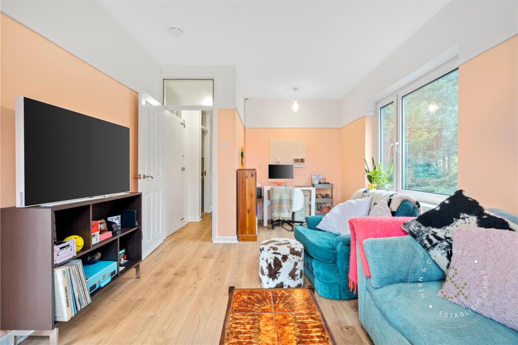 Linnet Close, Hern Crabtree (14).jpg