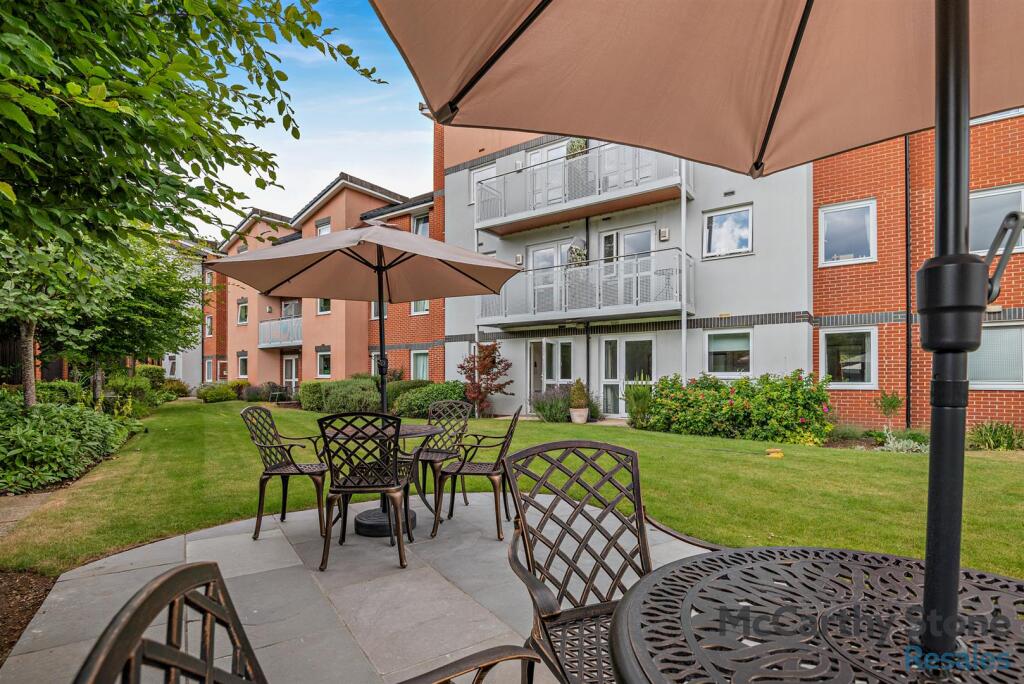 8657660-exterior05-800.jpg