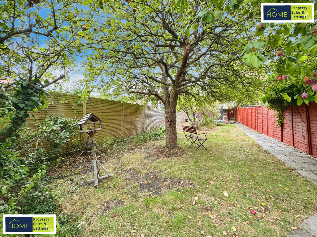 14 Deancourt Road, Leicester, LE2 6GH