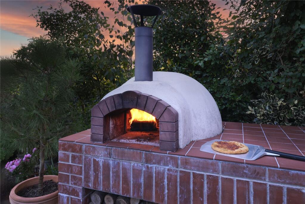 Pizza Oven