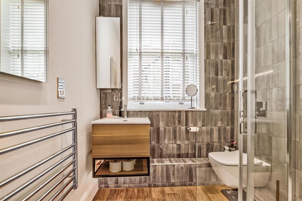 Shower Room.jpg