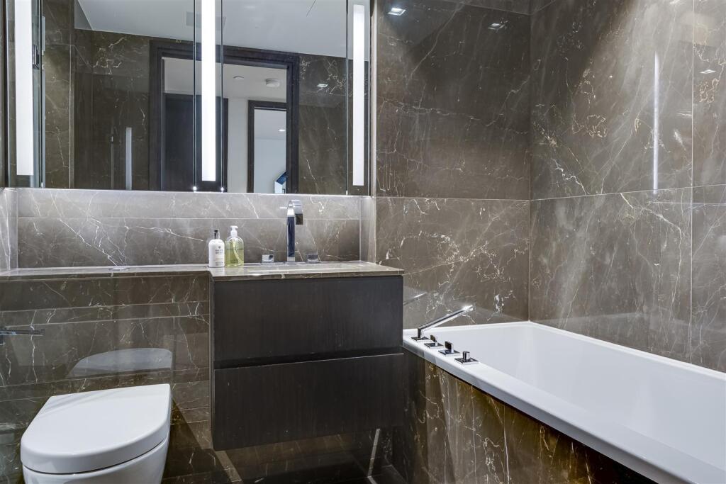 Bathroom - Balmoral House, One Tower Bridge - Prop